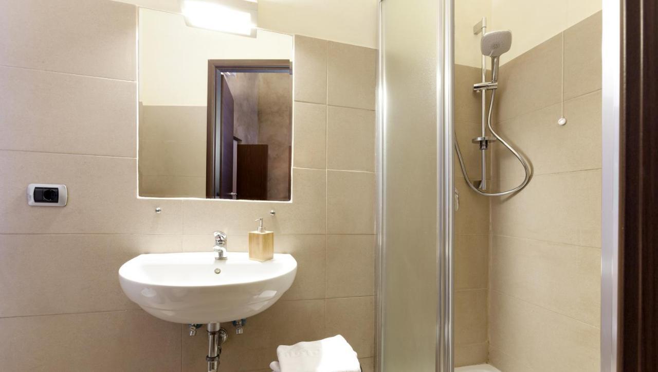 Folia Hotel Rome Bagian luar foto