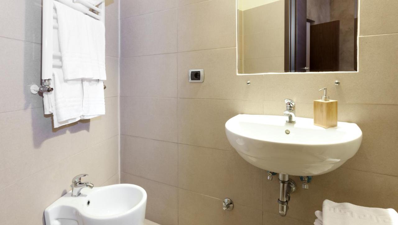 Folia Hotel Rome Bagian luar foto